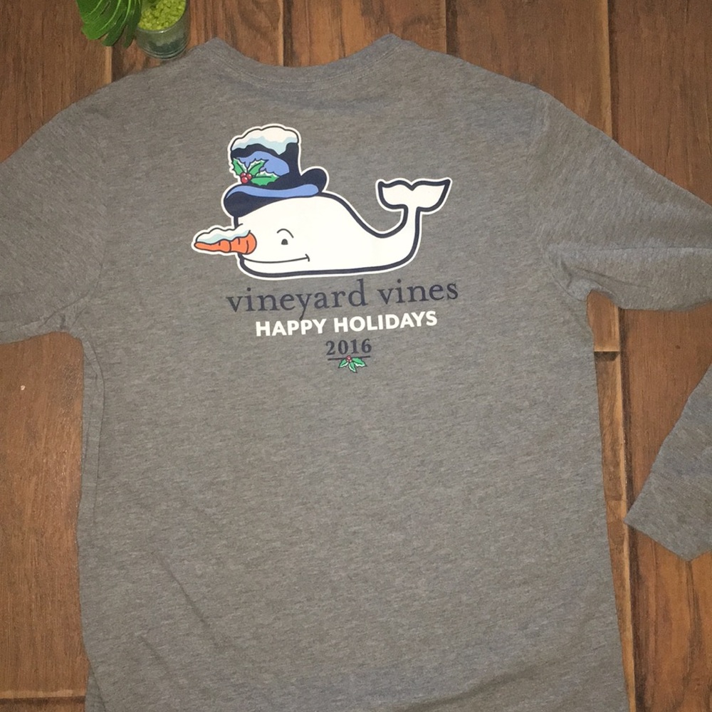 *SOLD**Vineyard  Vine  Holiday Shirt - Picture 3 of 3